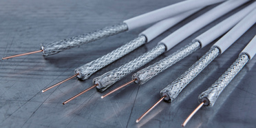 Kabel- und Steckverbinder bei BAYER WIENTEK GmbH in Freiensteinau
